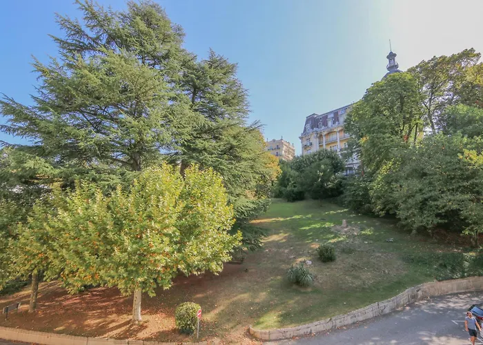 Dans Palace Beausite En Etage Proche Commodites Lejlighed Aix-les-Bains