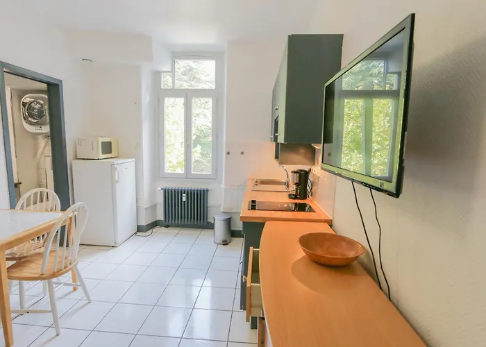 Dans Palace Beausite En Etage Proche Commodites Aix-les-Bains